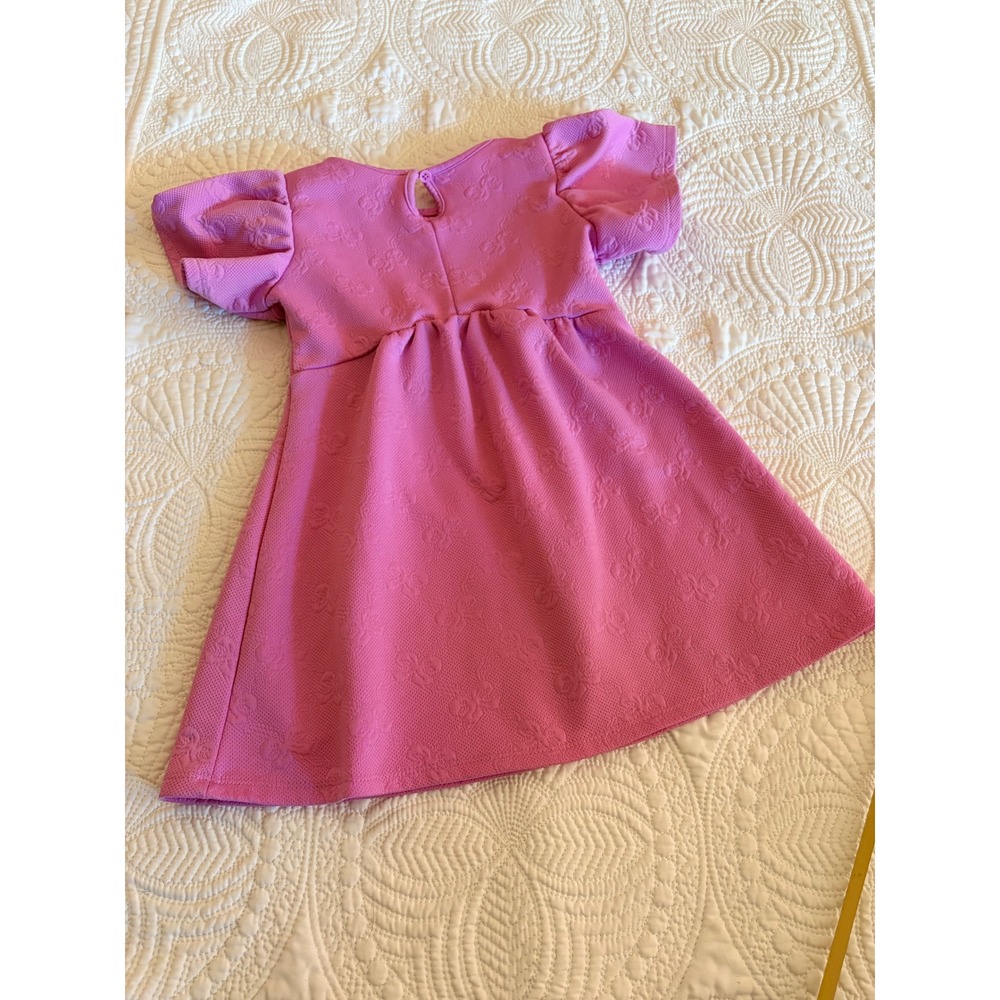 Barbie Girls Pink Embossed Bow Flutter Sleeve Dress Size 3T Logo Patch - Picture 9 of 11